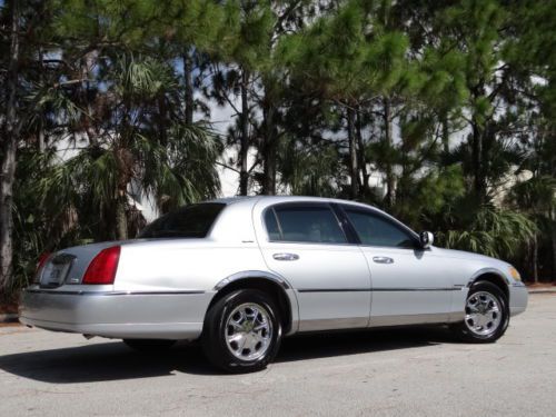 2002 LINCOLN TOWNCAR SIGNATURE LIMITED EDITION * NO RESERVE RARE! LOW 69K MILES!, image 3