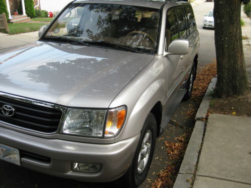 Beautiful Loaded 1999 Toyota Land Cruiser.  104,648 Miles., image 2
