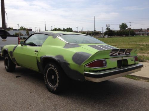 1974 Z28 CAMARO VERY RARE YELLOW LIME, image 3
