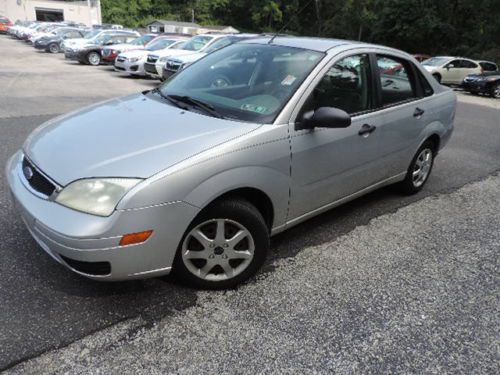 2005 ford focus zx4, no reserve, one owner, no accidents, looks and runs fine