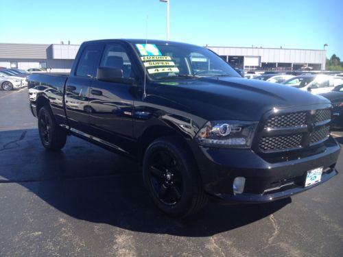 2014 ram 1500!! 5.7 v8 hemi!! 4wd!! backup camera!! all black!! 20&#034; wheels!!