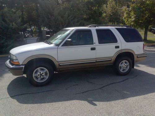 1999 chevrolet blazer ls suv--4x4-nice color combination--runs great