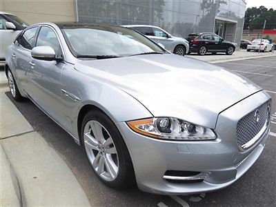 Xjl, navigation, panoramic roof, leather, suede headliner, clean carfax
