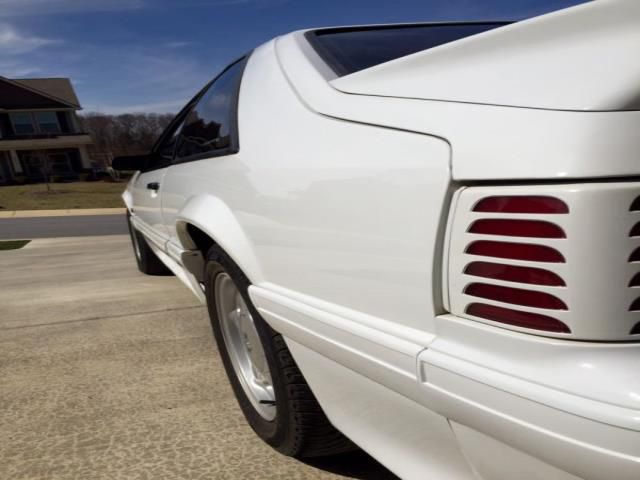 Ford mustang gt hatchback 2-door