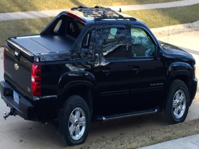 Chevrolet avalanche lt crew cab pickup 4-door