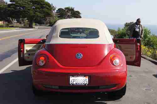 2010 Volkswagen New Beetle Convertible, image 4