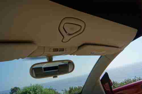 2010 Volkswagen New Beetle Convertible, image 12