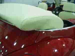 2010 Volkswagen New Beetle Convertible, image 13