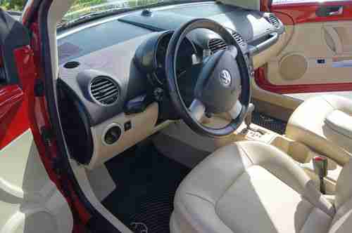 2010 Volkswagen New Beetle Convertible, image 16