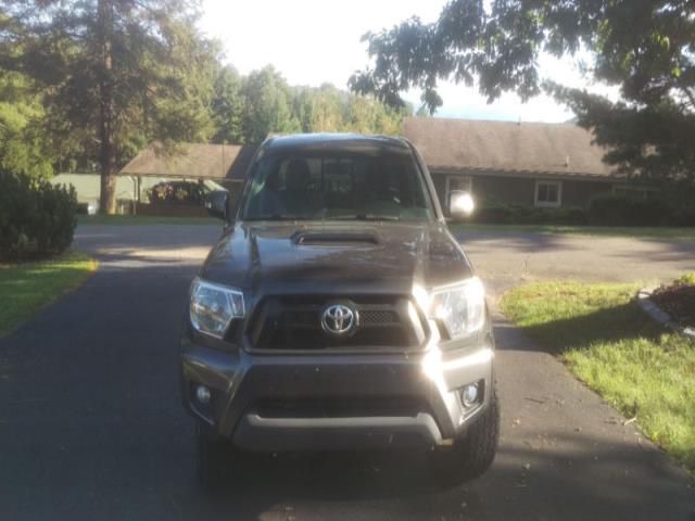 Toyota: tacoma trd sport