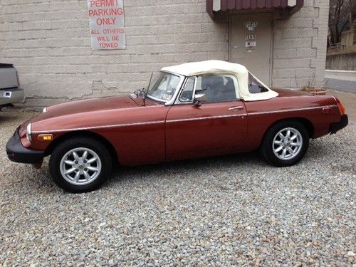 1976 mgb roadster great condition, stunning color combination!