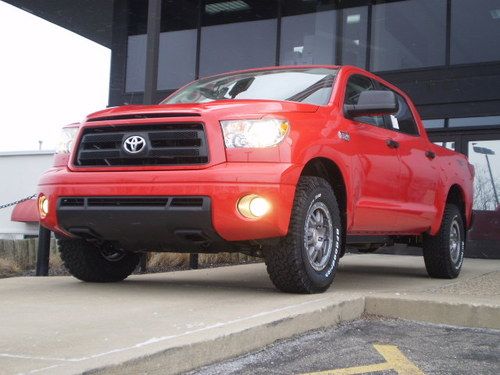 2013  nav entune sunroof bc cam save huge$$ rock warrior toyota tundra