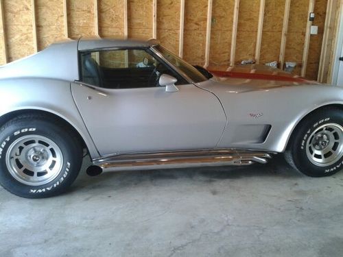 1977 corvette 4 speed,show quality, rebuilt and restored 325 hp almost all new!