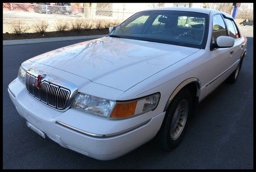 1999 mercury grand marquis low miles very clean runs &amp; drives perfect no reserve