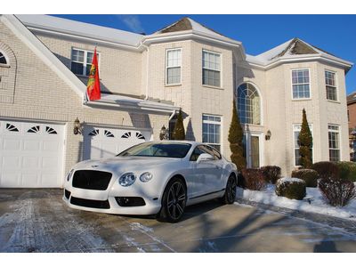 1 owner glacier white with linen $205,895 msrp call roland kantor 847-343-2721