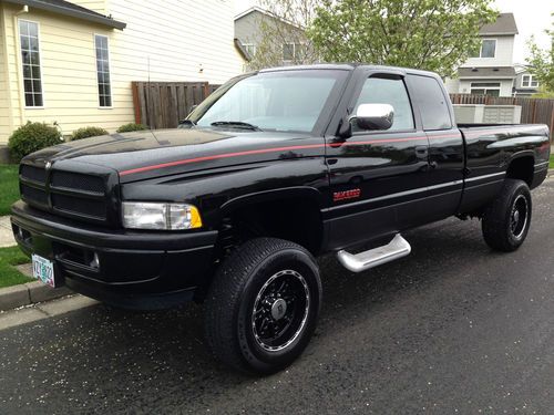 1997 dodge ram 2500 cummings turbo diesel 5 speed 4x4 low miles 98k super cab!