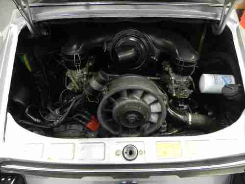 Silver 1971 Porsche 911T Targa, image 4