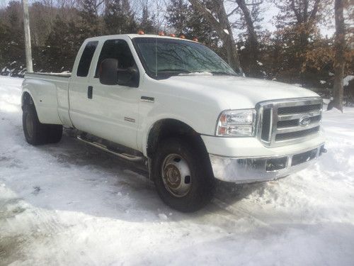 2005 ford f-350 super duty xlt extended cab pickup 4-door 6.0l