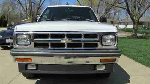 1993 Chevrolet S10 Blazer Tahoe Sport Utility 4-Door 4.3L, image 8