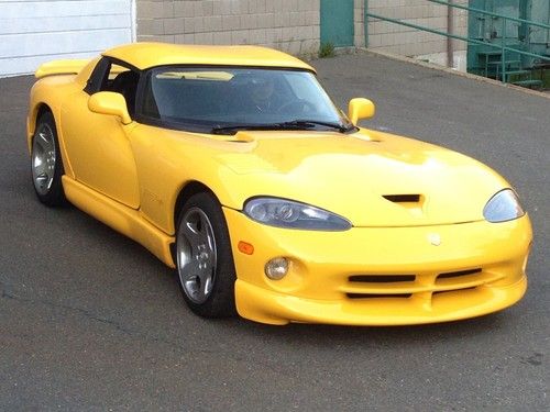 2002 dodge viper r/t-10 convertible 2-door 8.0l