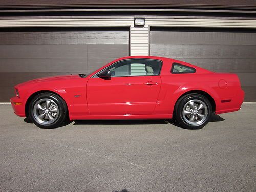 2006 mustang gt 5-spd 12k miles no-reserve