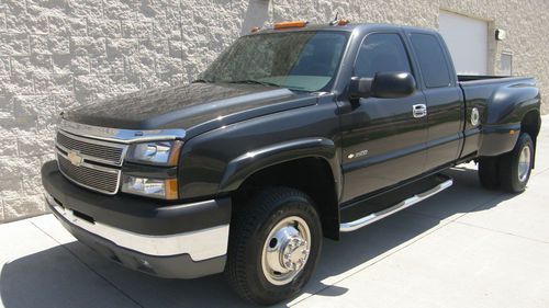2005 chevy 3500 ext. 4x4 1-owner 31,000 miles mint