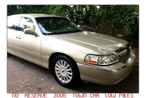 2005 lincoln town car signature edition no reserve - can be used as limo for $$$