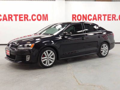 Sedan manual 2.0l (2) front cup holders 5 passenger seating chrome accents cloth