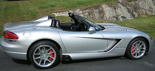 2004 dodge viper srt10