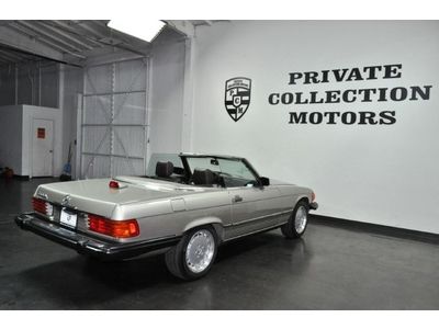 560SL* 73K MILES* BOTH TOPS* 1 OWNER CALIFORNIA CAR* BOOKS* 85 86 87 88 89, US $15,888.00, image 17