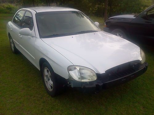 2000 hyundai sonata gls sedan 4-door 2.5l