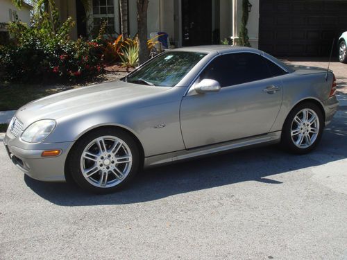 2004 mercedes-benz special edition slk230 kompressor convertible 2-door 2.3l