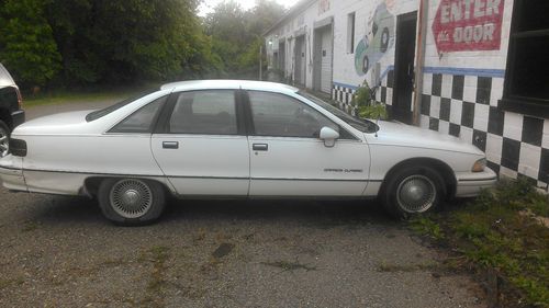 1991 chevrolet caprice classic sedan 4-door 5.0l