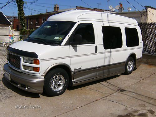 2002 gmc savana 1500 base standard passenger van 3-door 5.7l