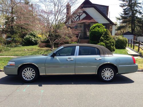 2004 lincoln town car signature series