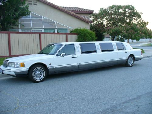 Pristine private collector lincoln town car stretch limo 31,000 original miles