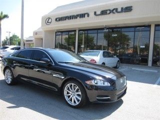 2011 jaguar xj 4dr xjl    dealer serviced   1 local owner  carfax! clean!