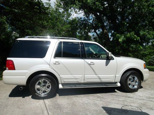 Gorgeous one owner garaged 2005 ford expedition limited  4-door 5.4l