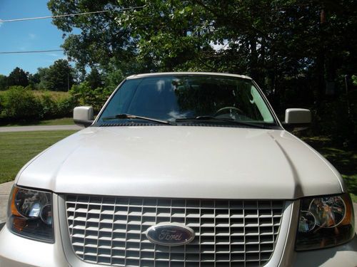 Gorgeous ONE OWNER Garaged 2005 Ford Expedition LIMITED  4-Door 5.4L, image 4