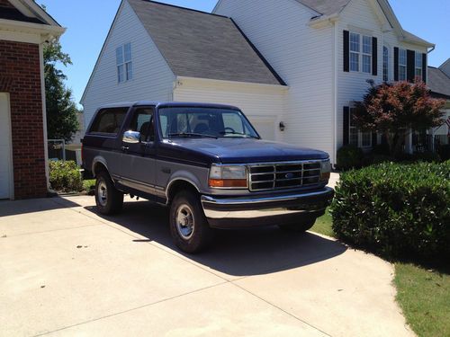 1994 ford bronco xlt 4x4 107k original miles - excellent condition - runs great!