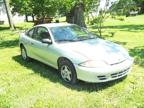 2001 chevrolet cavalier base coupe 2-door 2.2l