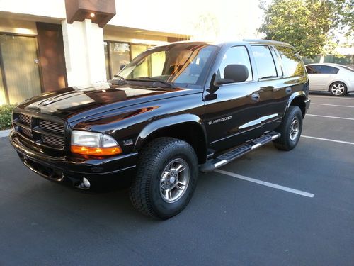 **** 1999 dodge durango 5.9l magnum, slt 4x4, runs excellent, cold a/c****