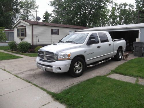 2006 dodge ram 1500 slt 4-door mega cab 5.7l hemi truck