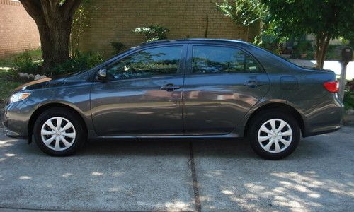 2010 toyota corolla le sedan 4-door 1.8l