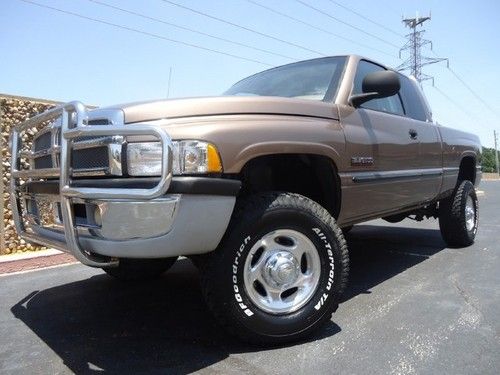 4x4-5 spd-5.9l cummins-4 door extcab-laramie/slt-txowned-nvr hitch-pwr seat-nice