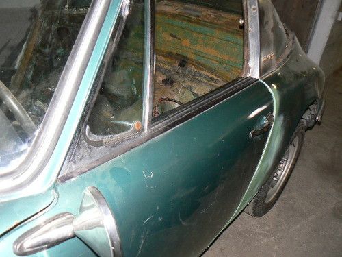 1970 Porsche 911E targa roller for restoration Irish Green with tan interior, image 2