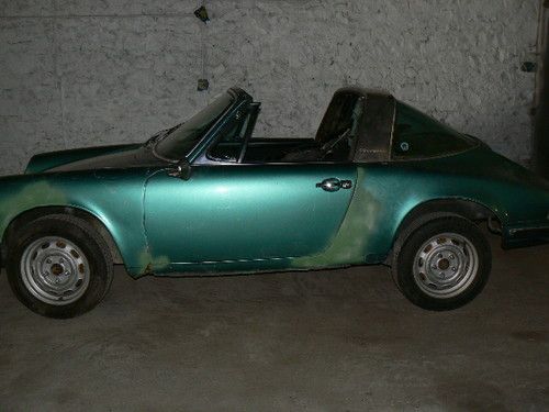 1970 Porsche 911E targa roller for restoration Irish Green with tan interior, image 5