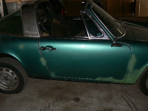 1970 Porsche 911E targa roller for restoration Irish Green with tan interior, image 7