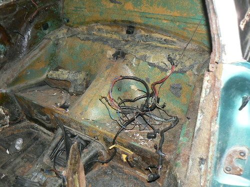 1970 Porsche 911E targa roller for restoration Irish Green with tan interior, image 12