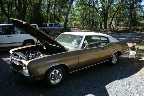 1970 chevelle malibu 2 door hard top 350 v8  extras included  always garaged